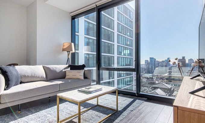 South Loop Appartement | Bright South Loop Studio w/ Pool, Gym, walk to Grant Park, by Blueground (ID #CHI347)