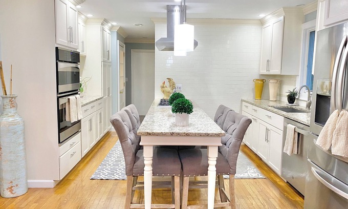 Marlborough Maison | BRIGHT & SPACIOUS 5-bedroom house in peaceful Marlborough with AC, WiFi