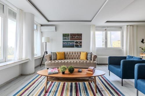Sisli Appartement | Bright Spacious New Central 4bd2bath Home! #331