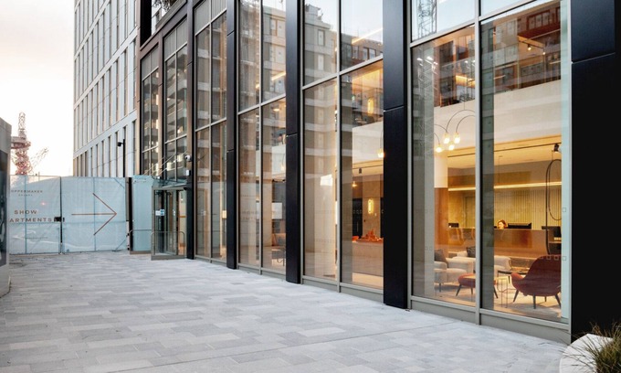 Stratford and New Town Appartement | Bright Stratford 1BR w/ Security & Gym, nr Train Station, by Blueground