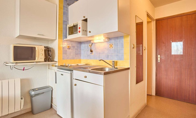 Barbotan-les-Thermes Appartement | Bright studio with balcony and Wi-Fi in Barbotan