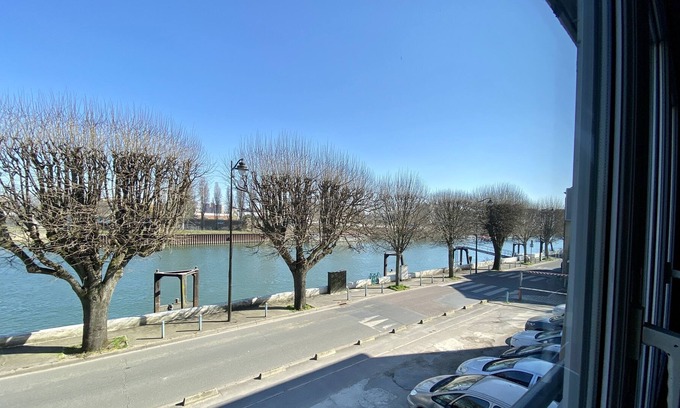 L'Ile-Saint-Denis Appartement | Bright T4 Seine view