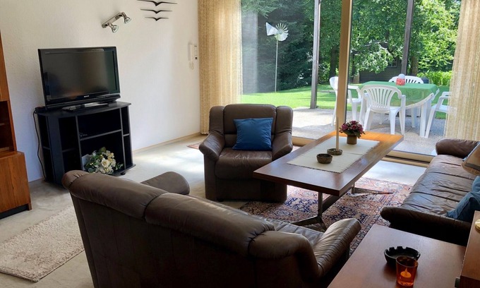 Saaldorf-Surheim Appartement | Bright vacation apartment - 3 persons, 80sqm, 2 bedrooms, covered terrace