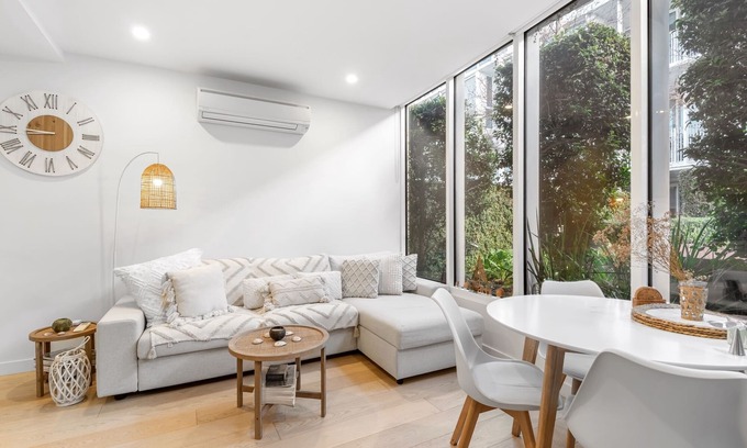 Brighton Appartement | Brighton 1-Bed Apartment with Balcony & Parking