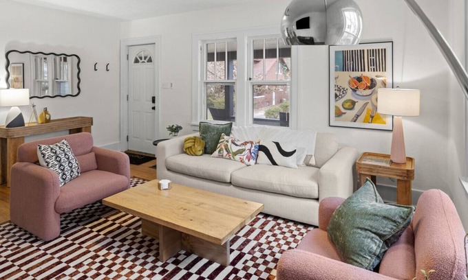 Champaign Maison | Brightside Bungalow - Quiet and close to Campus!