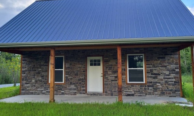 Rensselaer Cabine | Brightstone Lake Cabin 2