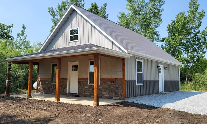 Rensselaer Cabine | Brightstone Lake Cabin 1