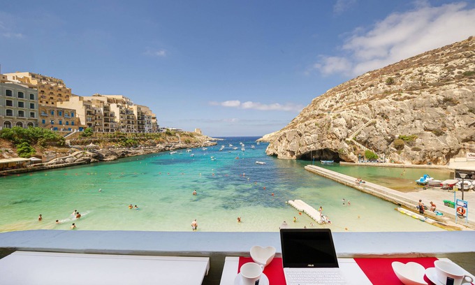 Munxar Appartement | Brilliant Beachfront Apartment with Super Sunset views in Xlendi Bay, Gozo Malta