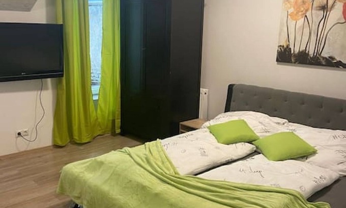 Stuwerviertel Appartement | Brilliant Souterrain Apt. - Prater Amuesement Park