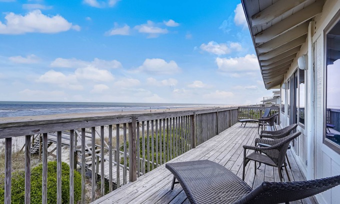 Fernandina Beach Hôtel | Animaux acceptés 3 chambres / 2 salles de bains maison en bord de mer, 8 personnes. Belle vue depuis les plateformes en bord de mer.