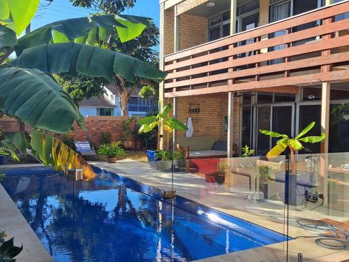 Margate Lit Et Petit-Déjeuner | Brisbane 1960s Pool House - hosted bed and breakfast