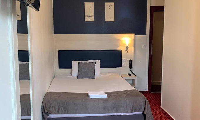 Saintes Hôtel | Brit Hotel Bleu Nuit