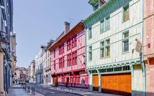 Old Town Hôtel | Brit Hotel Comtes De Champagne - Troyes Centre Historique