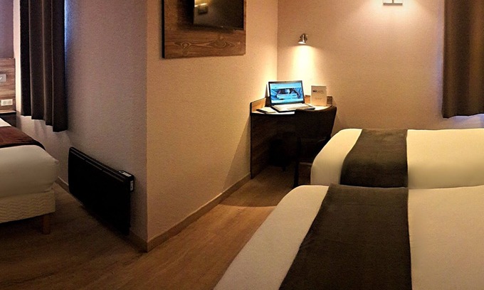 Lons Hôtel | Brit Hotel Confort Pau Lons
