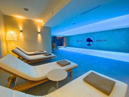 Lecousse Hôtel | Brit Hotel Piscine & Spa - Fougères