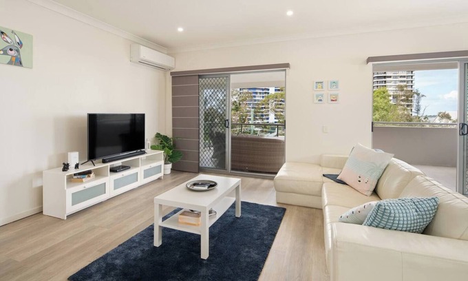 Runaway Bay Appartement | Broadwater Days Breezy Resort Living by the Bay