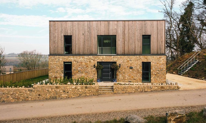 Holcombe Maison | Brockview House - Beautiful 4 Bed eco-property