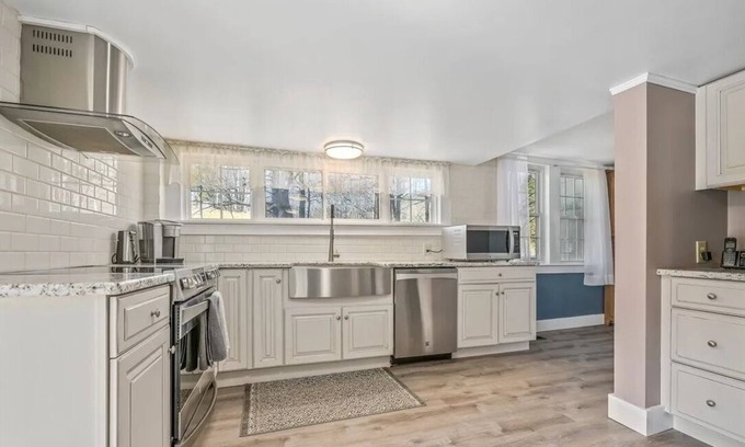 West Oneonta Autre | Brockway's 5 bed 4 bath Homestead Minutes From All-Star Village