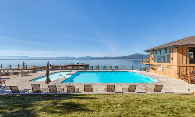 Brockway Copropriété | Brockway Springs Resort Unit 61 by Sierra Getaways
