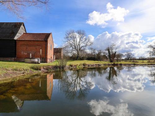 Harleston Maison | Brook Farm