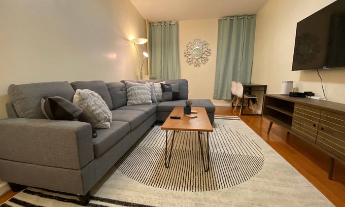 Borough Park Appartement | Brooklyn 2 Bedroom - 30 mins to Manhattan! Easy access to train!