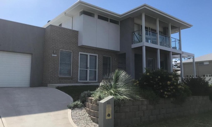 Corlette Maison | Broughton Views
