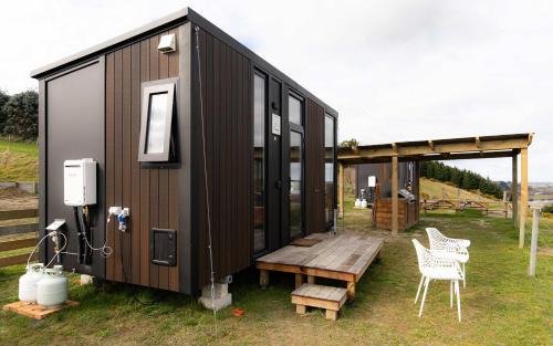 Surat Bay Maison | Bruce Farm Alpaca Cabin 2 by Tiny Away