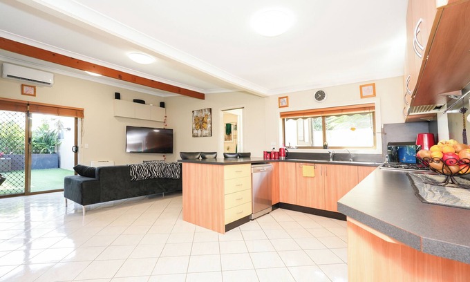 Brunswick Maison | BRUNSWICK, Melbourne-Cosy room in a great location. Shared Bathroom/living areas