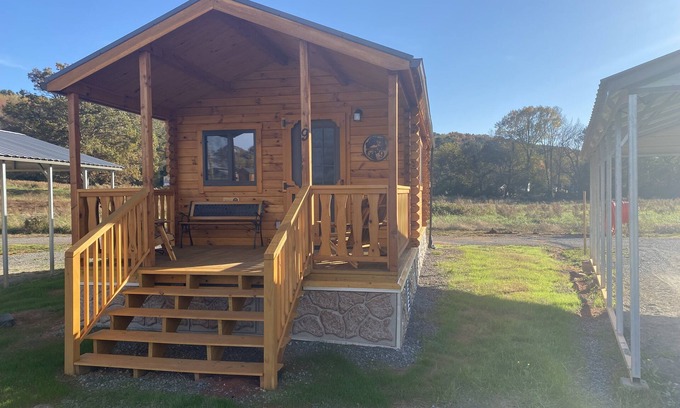 Scottsboro Cabine | Brush Hog Cabin