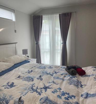 Christchurch Maison | Bryndwr Accommodation