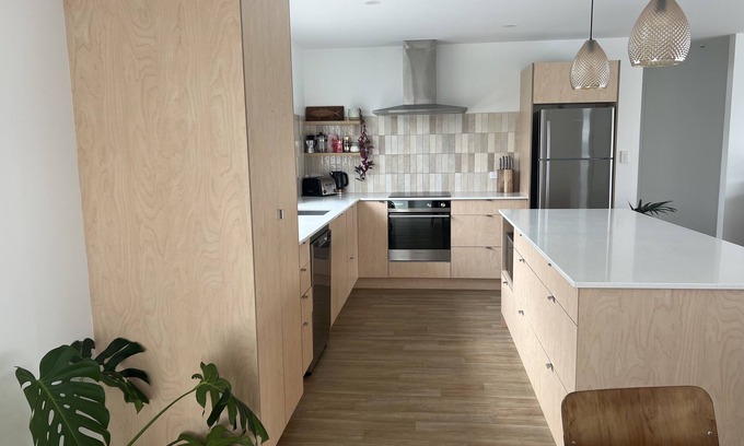 Waihi Beach Maison | Bubbles Bach-dog friendly, close to beach & shops!
