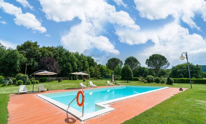 Bucine Appartement | Maison de campagne avec piscine et cour