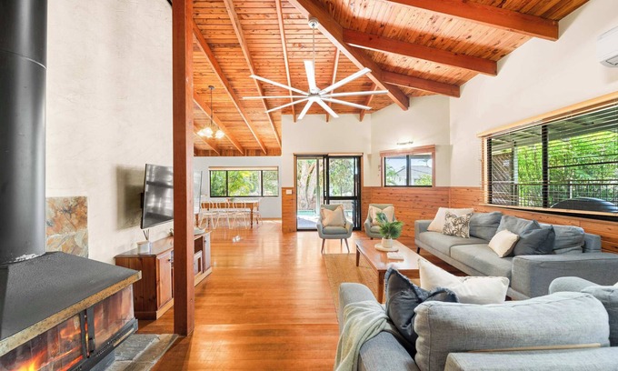 Buderim Maison | Buderim Rustic Retreat - Pool & Pet Friendly