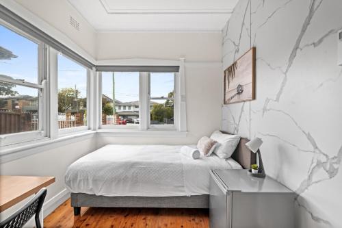 Padstow Maison | Budget-Friendly Comfort - Private Single Room in Padstow - Shared Bathroom