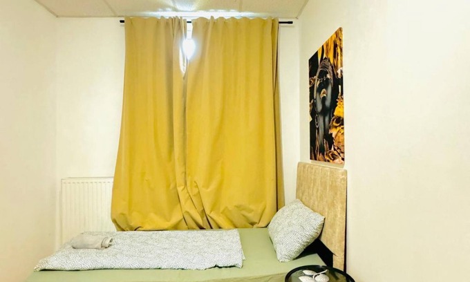 Liesing Appartement | Budget-friendly Room for 3P | Easy City Access