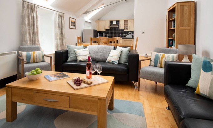 Waren Mill Appartement | BUDLE BAY LOFT - 6 personnes, penthouse au troisième étage avec une vue fantastique sur l'estuaire