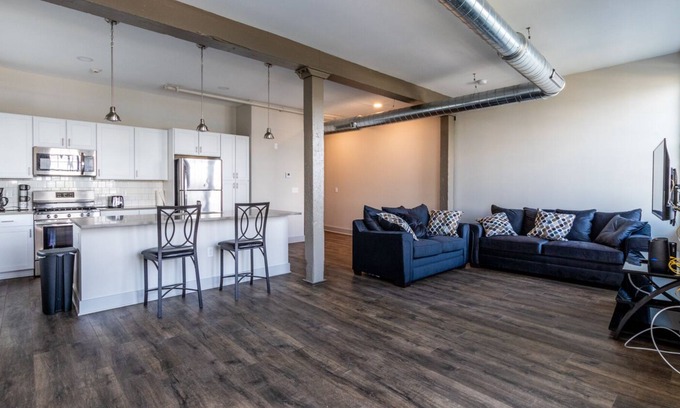 Buffalo Appartement | Buffalo/Niagara Colossal Condo-Monthly rates