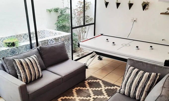 Zapopan Maison | Bugambilias art and rest Lukasa Home pool & airhockey