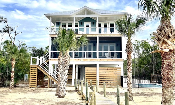 Plantation Maison | Newly Built 2021 - Bayfront- Pool -Dock - Elevator - Short Walk to Beach