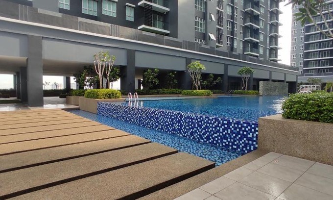 Shah Alam Maison | Bukit Rimau Instagrammable 2 Bedroom Apartment With Pool View up to 5 PAX