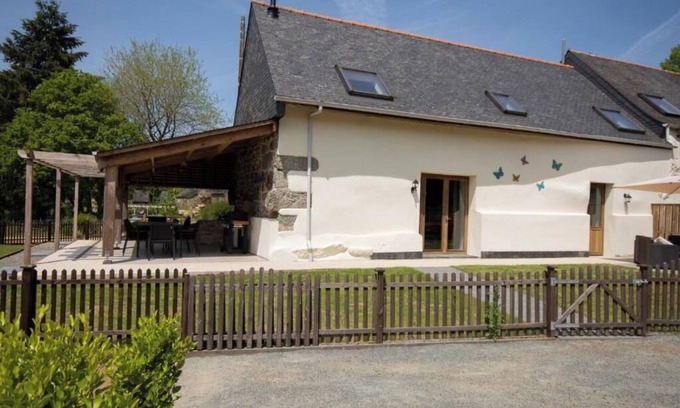 Bulat-Pestivien Maison | Bulat-Pestivien Retreat with 4 spacious Bedrooms