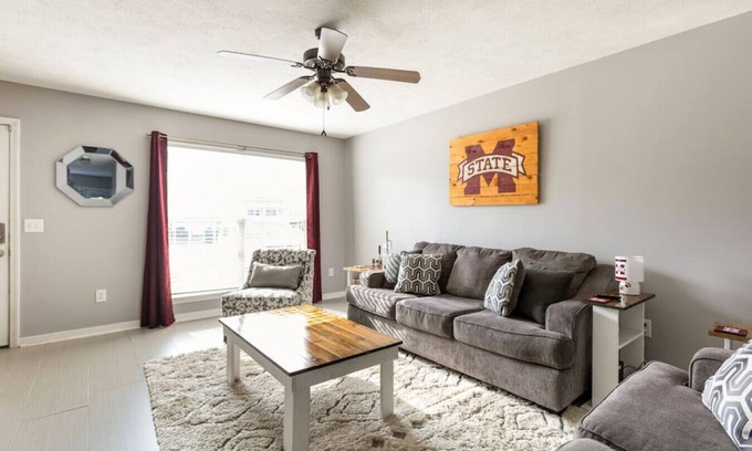 Starkville Copropriété | Bulldog Academy. Convenient to MSU. Safe location.