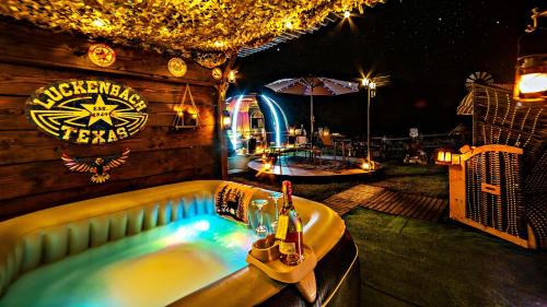 Novalaise Autre | BULLE TEXAS - LUXE et SPA - Vue lac Aiguebelette