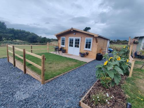 Bootle Chalet De Ski | Bumble Bee Cabin