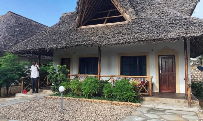 Watamu Station Balnéaire | Bungalow 300m from the beach Sardinia 2 watamu