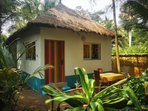 Grand-Bassam Cabine | Bungalow accés direct plage privée "Plage tropicale Chez Jack et Régine"