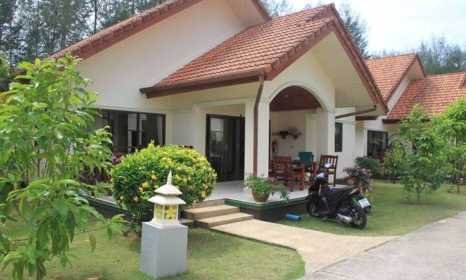 Pong Maison | Bungalow by the beach with hotel service at Koh Kho Khao