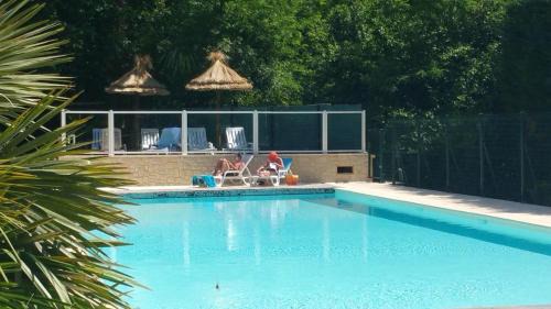 Saint-Jean-du-Gard Maison | Bungalow charmant à Saint-Jean-du-Gard avec piscine partagée