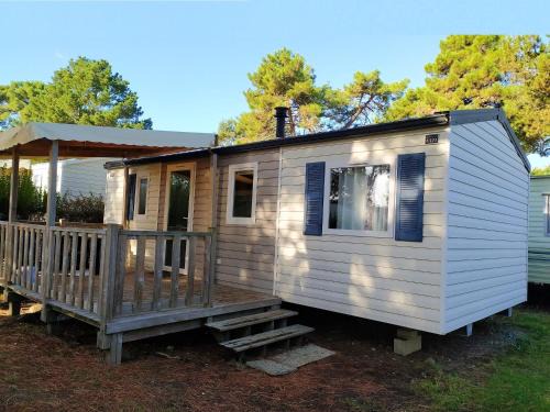 Banes Maison | Bungalow Confortable en Campagne à Argences-en-Aubrac avec Piscine