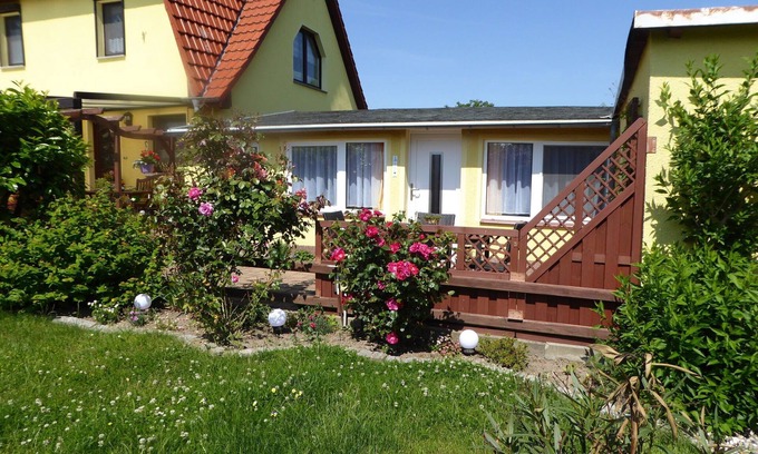 Zweedorf Maison | Bungalow א Zweedorf avec pelouse pour bronzer